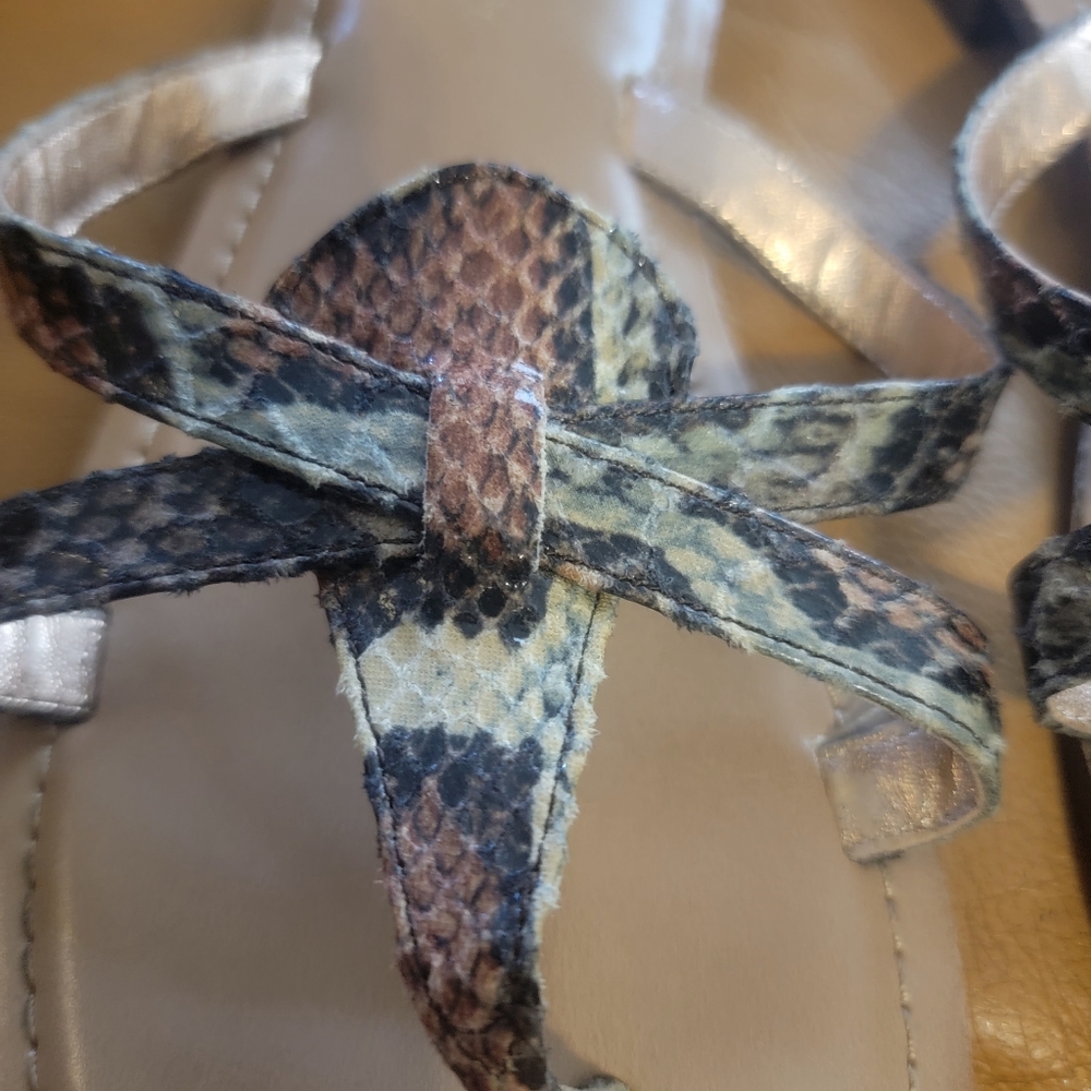 BCBG sandals - Picture 1 of 8